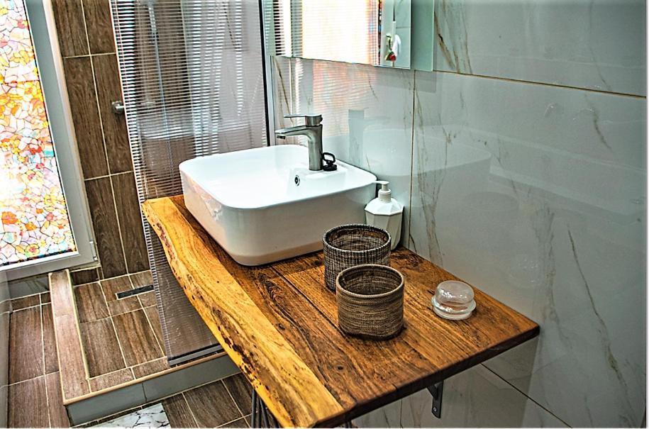 סלוניקי Kassandrou Suite Hot Tub-Jakuzzi - 2 Bedrooms - Big Balcony - Center מראה חיצוני תמונה