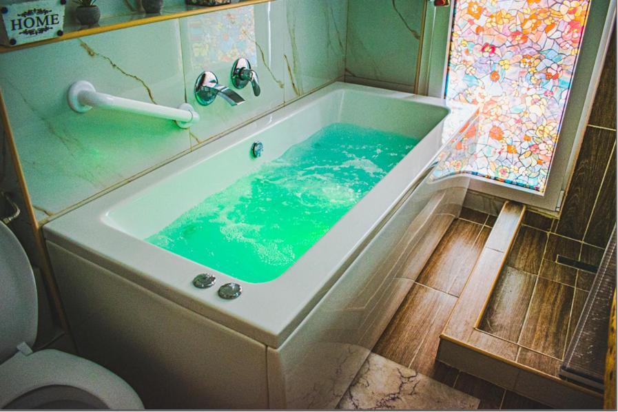 סלוניקי Kassandrou Suite Hot Tub-Jakuzzi - 2 Bedrooms - Big Balcony - Center מראה חיצוני תמונה